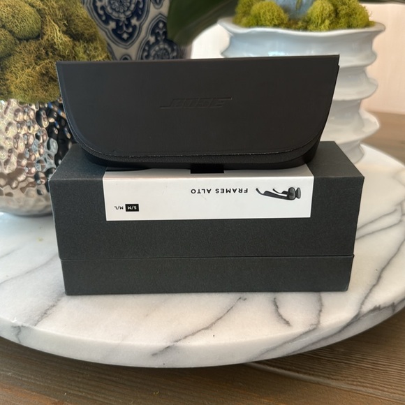 NWT Bose Audio Sunglasses Open Ear Headphones, Black,  Bluetooth Connectivity - Picture 4 of 11